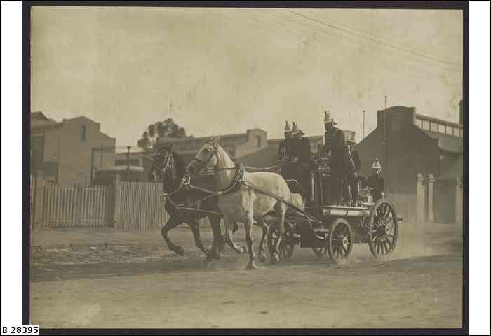 1880-Horse-drawn-fire-equipment