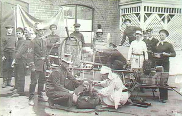 1914-Fire-brigade-raising-funds-during-1914-18-War-CROP