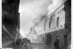 1918-Firemen-Ironmongers-warehouse-fire-Topham-St-Adel