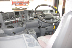 05_06-Scania-interior