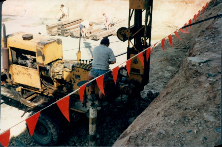 1982-1-0012-Small