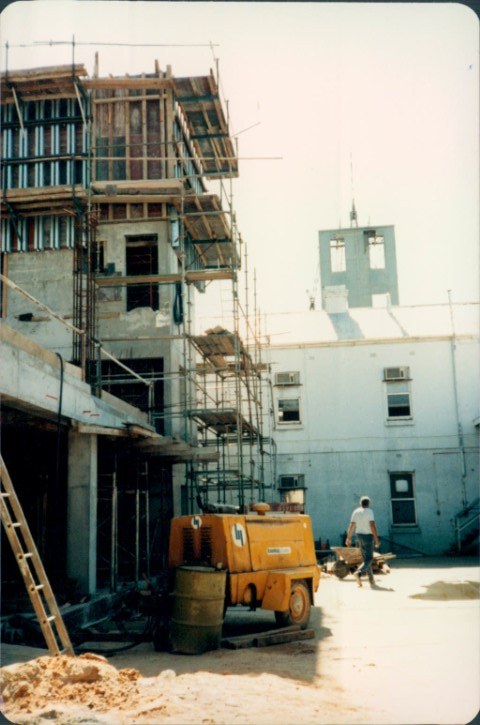 1983-15-0034-Small