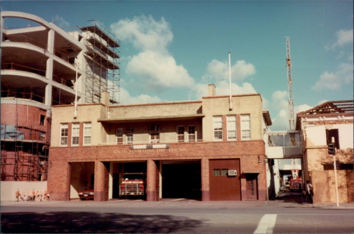 1983-3-0012-Small