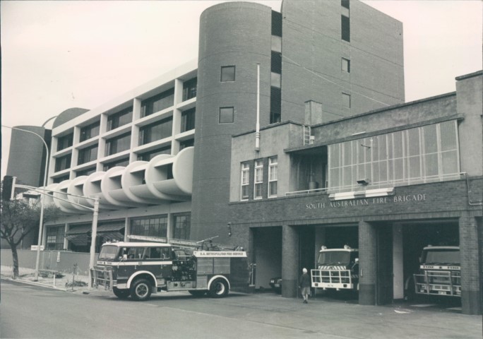 1983-3-009-Small