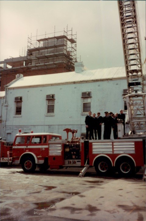 1984-1-0011-Small