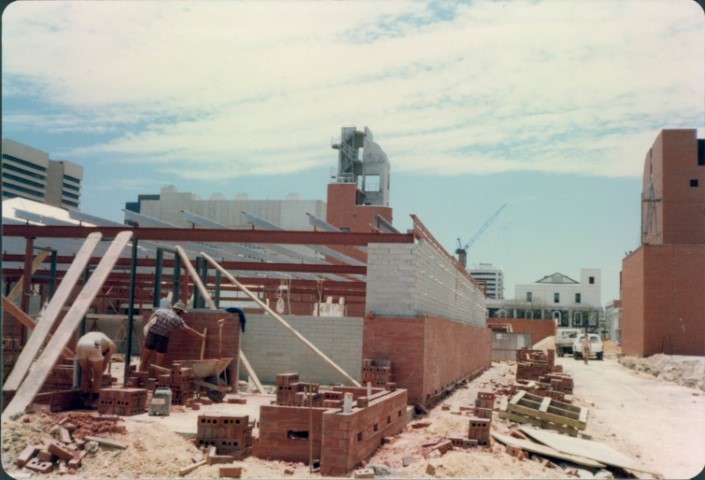 1984-1-0022-Small