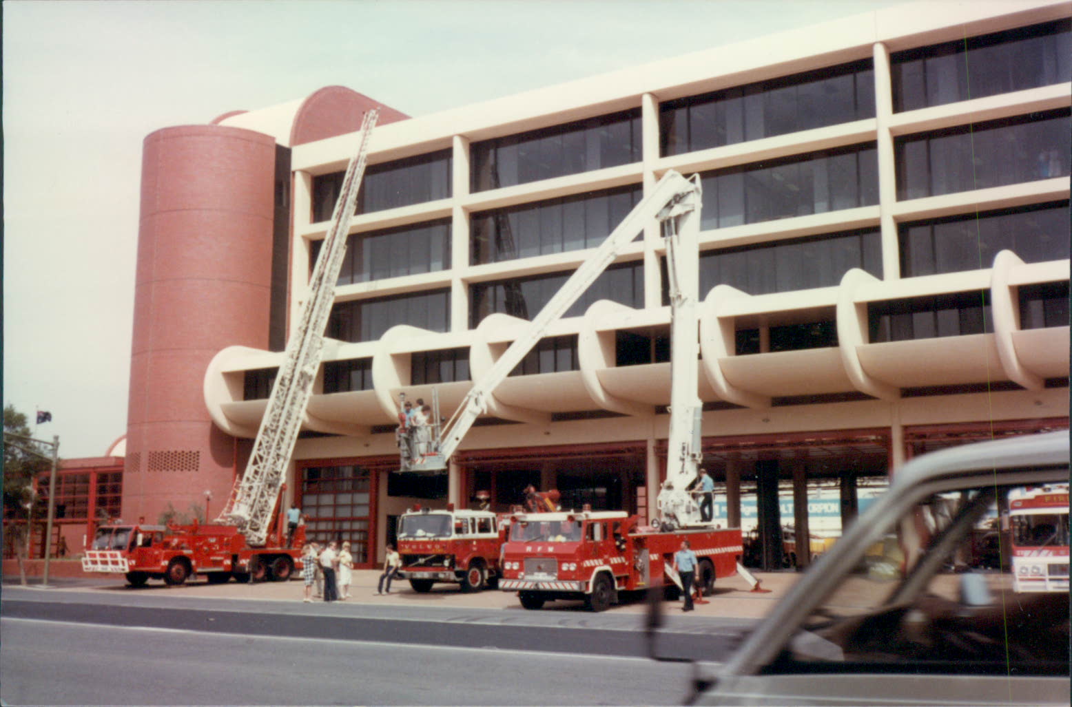 1985-1-0001
