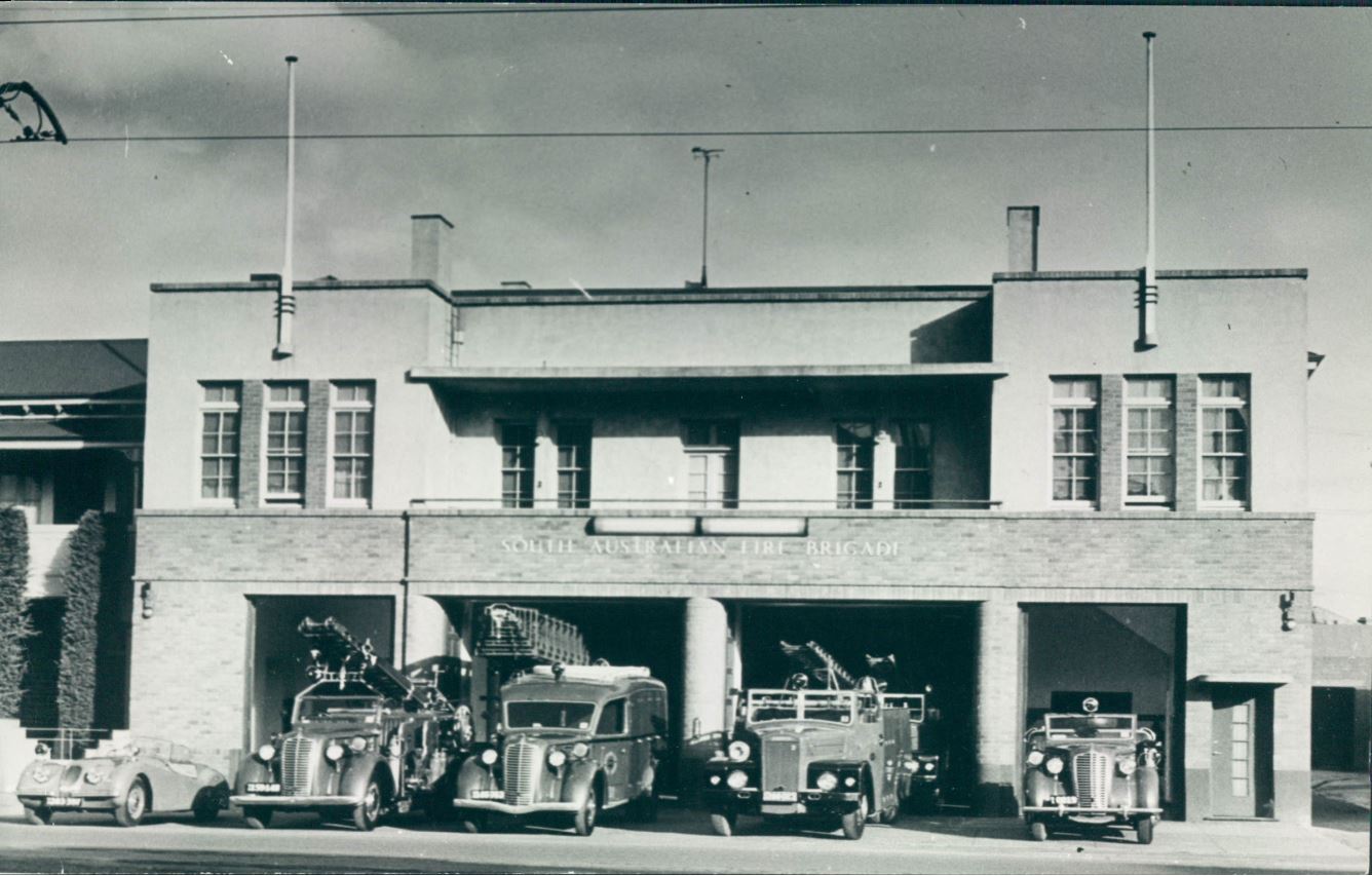 Vintage-Old-Adelaide-Stn-2