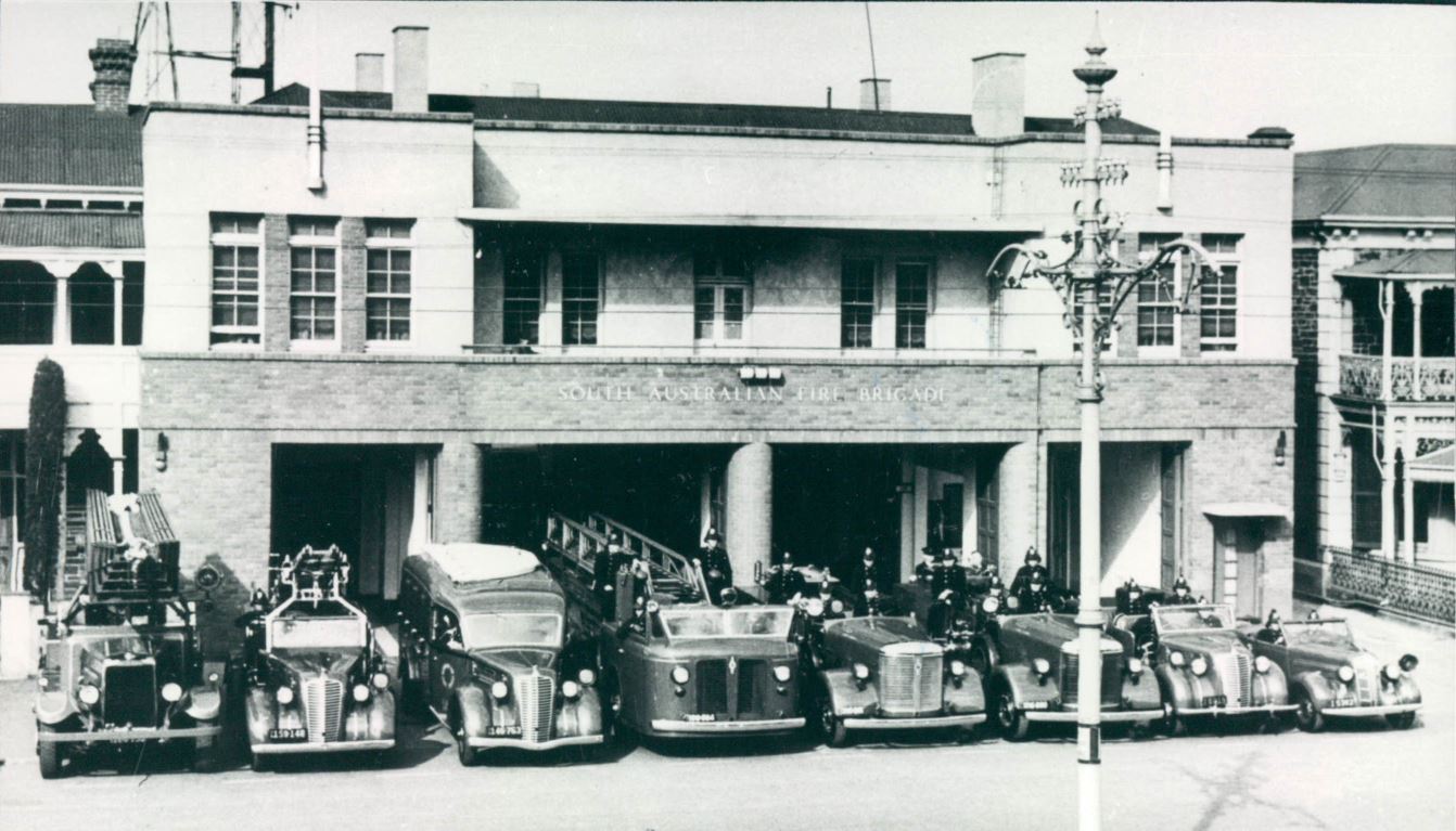 Vintage-Old-Adelaide-Stn-4