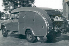 Enclosed-fast-back