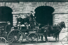 Vintage-Horse-Drawn-Adelaide-Town-Hall